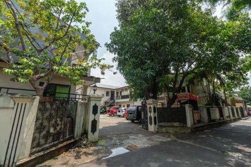 reddoorz near pondok indah water park