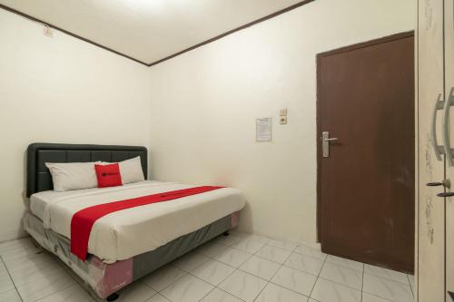 reddoorz near pondok indah water park