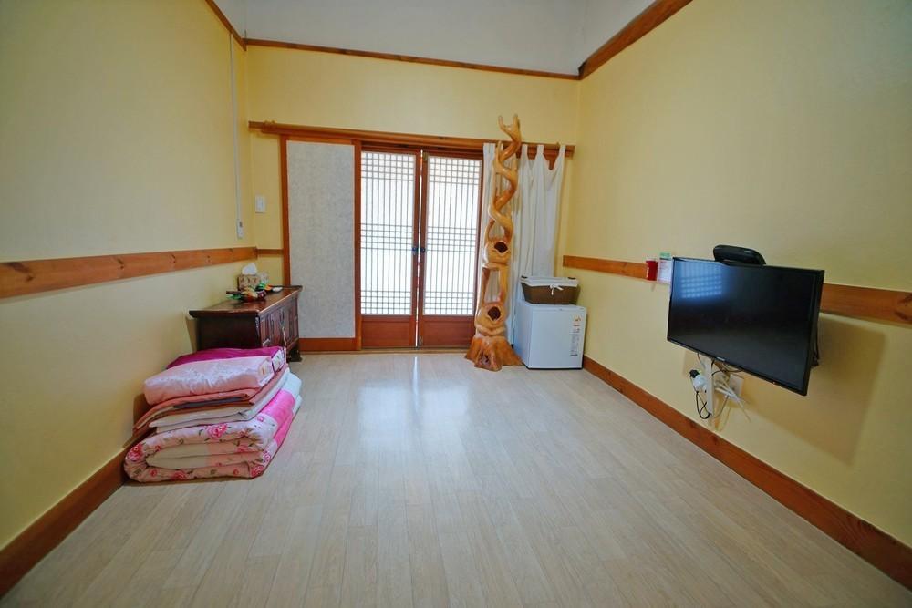 jeonju hanok madang pretty house pension