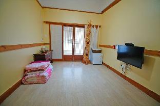 jeonju hanok madang pretty house pension