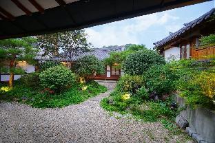 jeonju hanok madang pretty house pension