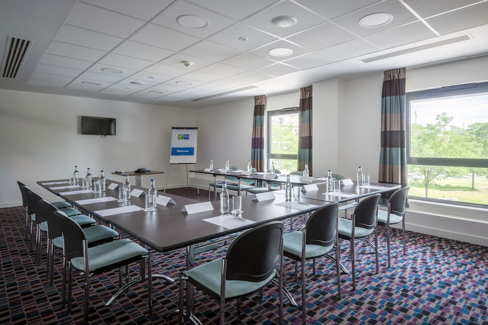 holiday inn express middlesbrough centre square by ihg