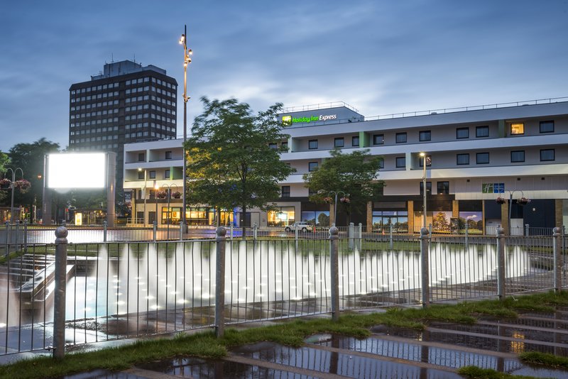 holiday inn express middlesbrough  centre square an ihg hotel