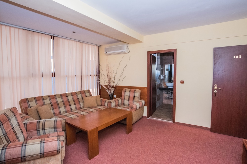 hotel avenue
