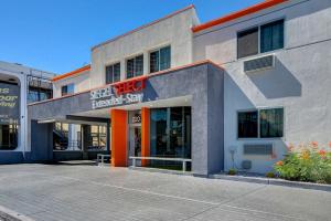 siegel suites select convention center