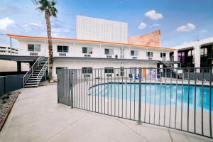 siegel suites select convention center