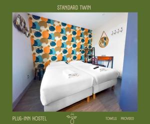 plug inn montmartre by hiphophostels