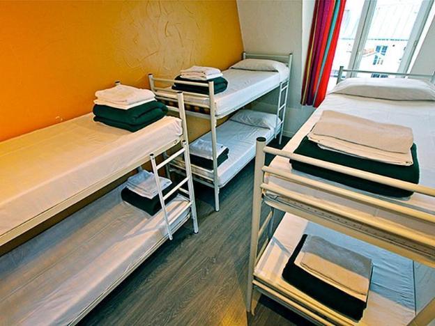 plug inn montmartre by hiphophostels