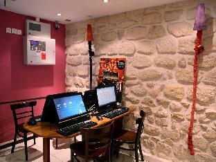 plug inn montmartre by hiphophostels