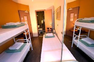 plug inn montmartre by hiphophostels