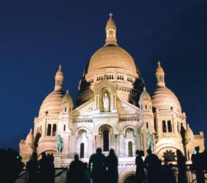 plug inn montmartre by hiphophostels