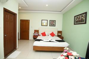 Hotel Crystal Orchid,India>>Bengaluru,5 star