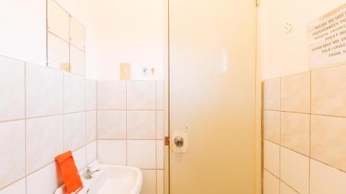 reddoorz eros travellers pensione
