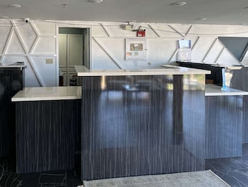 studio 6 suites delano ca