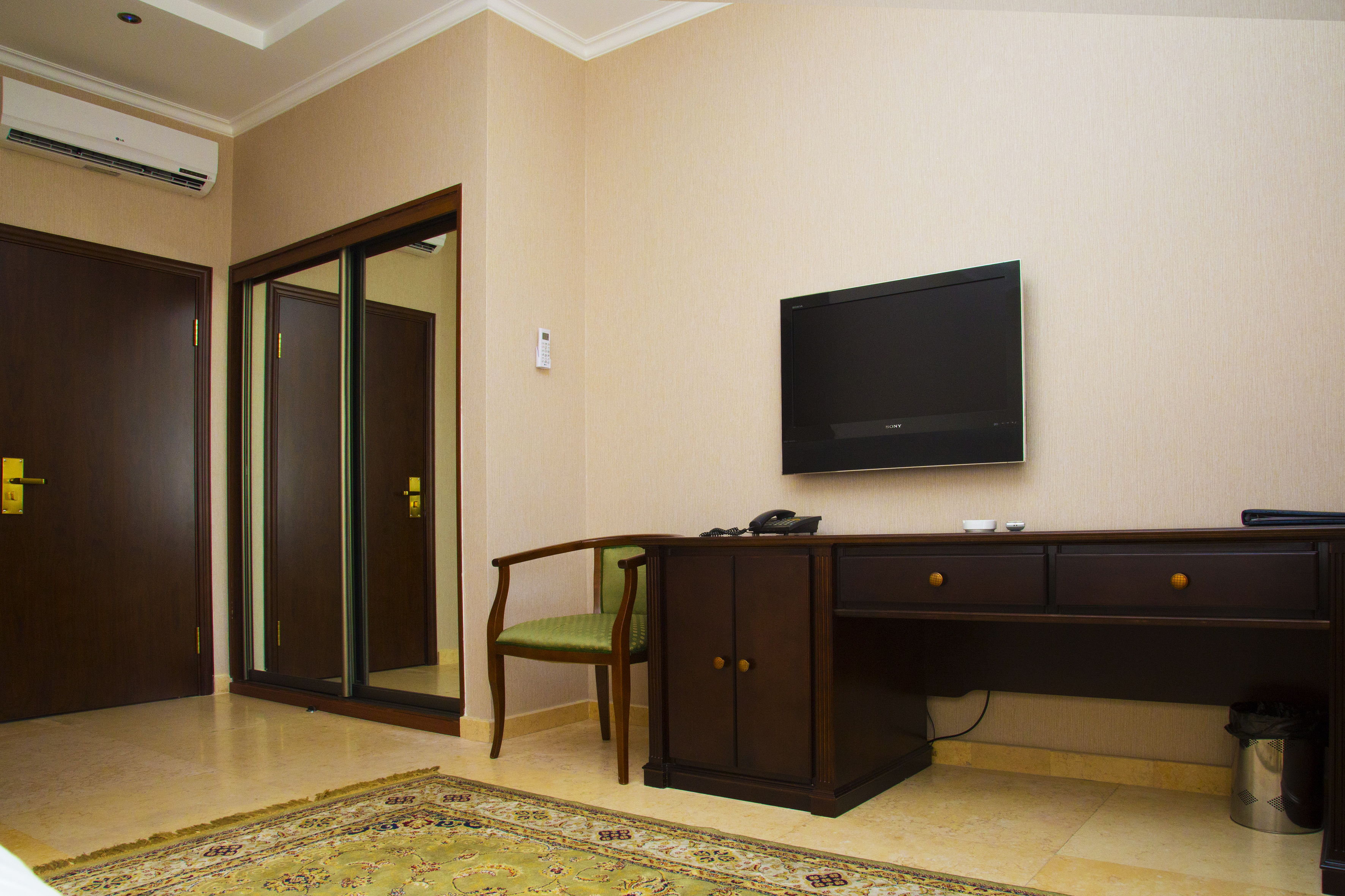 royal petrol hotel