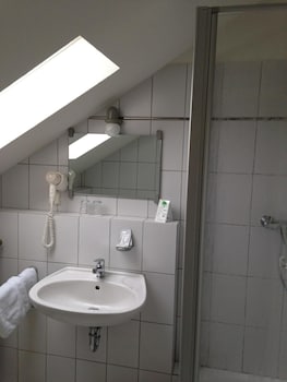 astra hotel garni