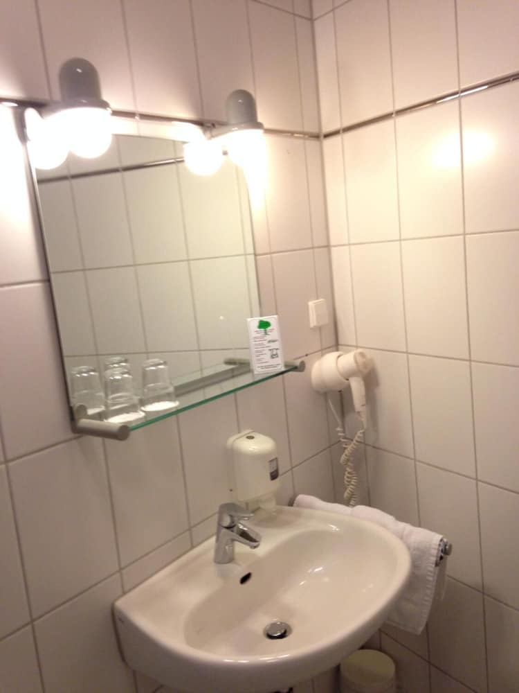 astra hotel garni