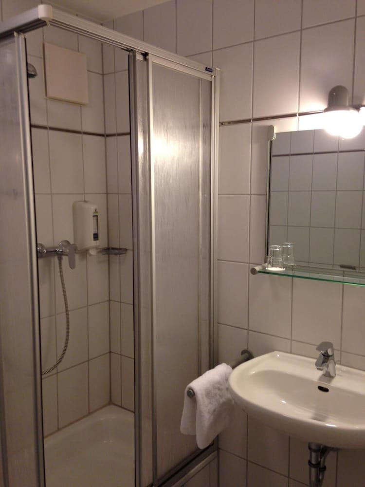 astra hotel garni