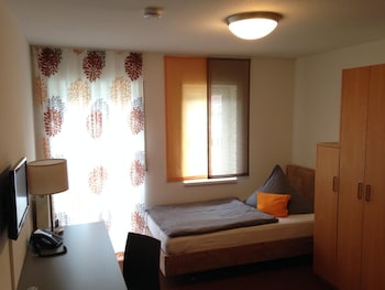 astra hotel garni