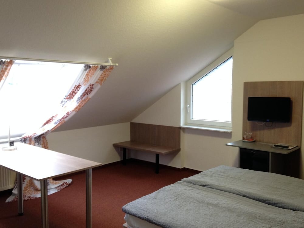 astra hotel garni