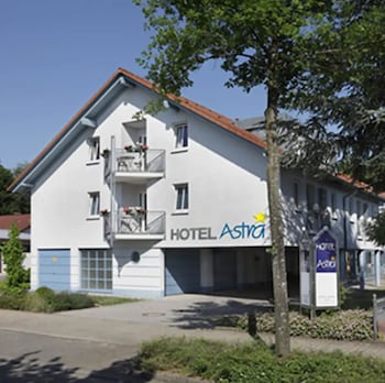 astra hotel garni