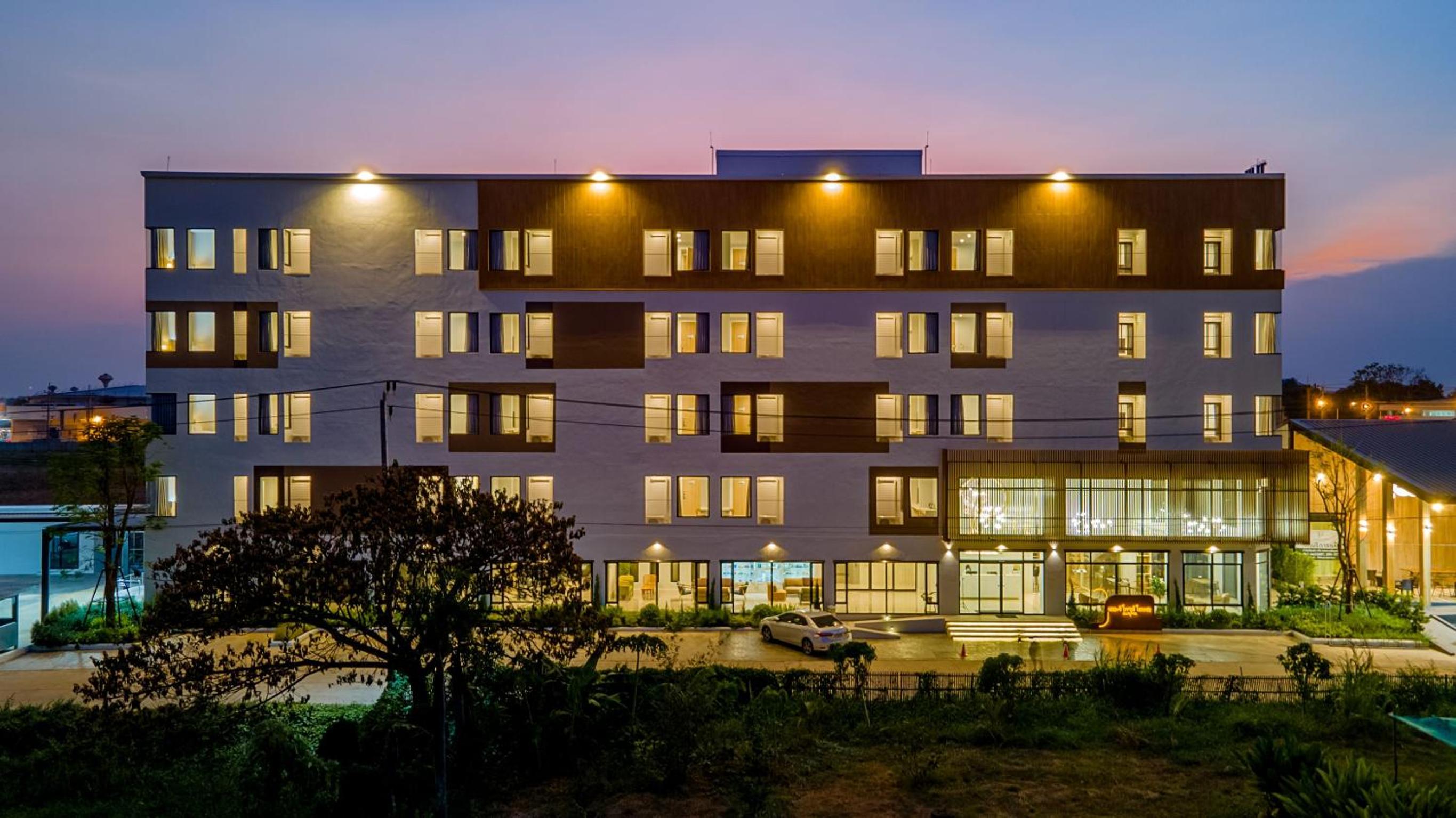 the pride hotel phitsanulok