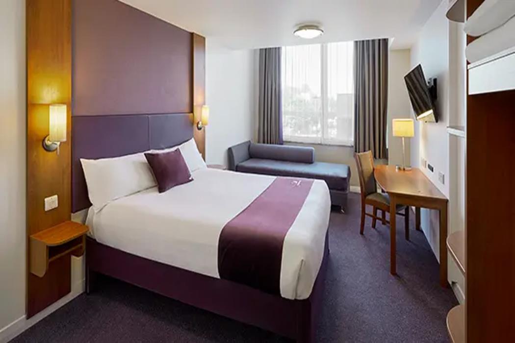 premier inn exeter central st davids
