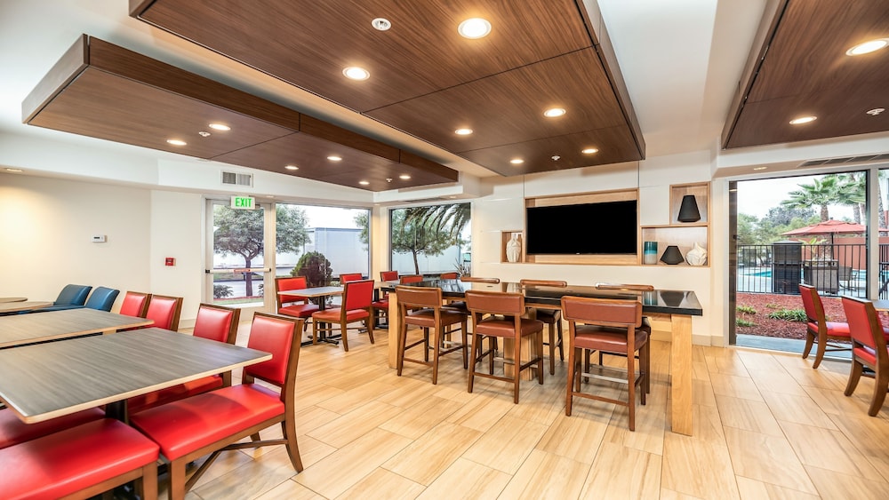 holiday inn express fremont milpitas central by ihg