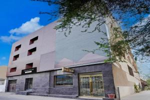 super townhouse airport road delhi