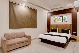 super townhouse airport road delhi