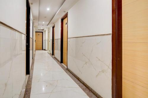 super townhouse airport road delhi