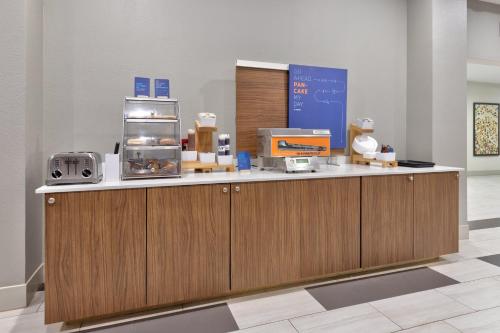 holiday inn express amarillo south by ihg