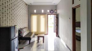 omah leren redpartner near gembiraloka zoo yogyakarta