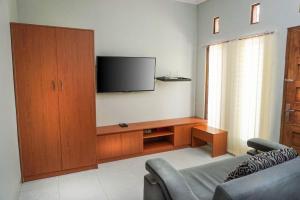 omah leren redpartner near gembiraloka zoo yogyakarta