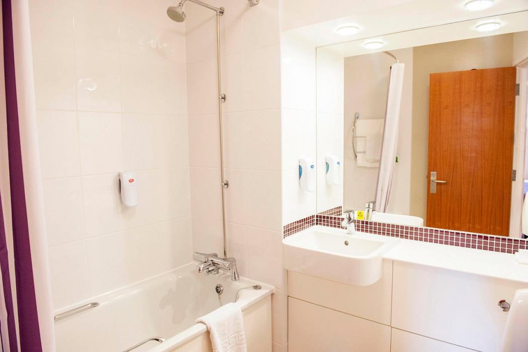 Premier Inn Rochester,Gillingham>>Chatham,2 star