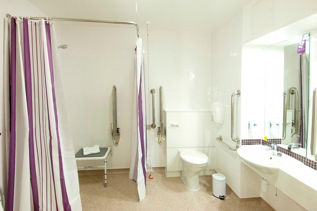 Premier Inn Rochester,Gillingham>>Chatham,2 star