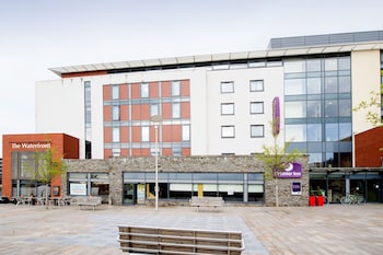 premier inn swansea waterfront