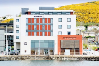 premier inn swansea waterfront