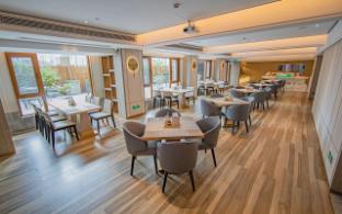 echarm plus hotel xiangyang minfa century new town
