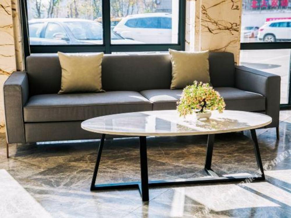 borrman hotel xiangyang east daqing road friendship apartment
