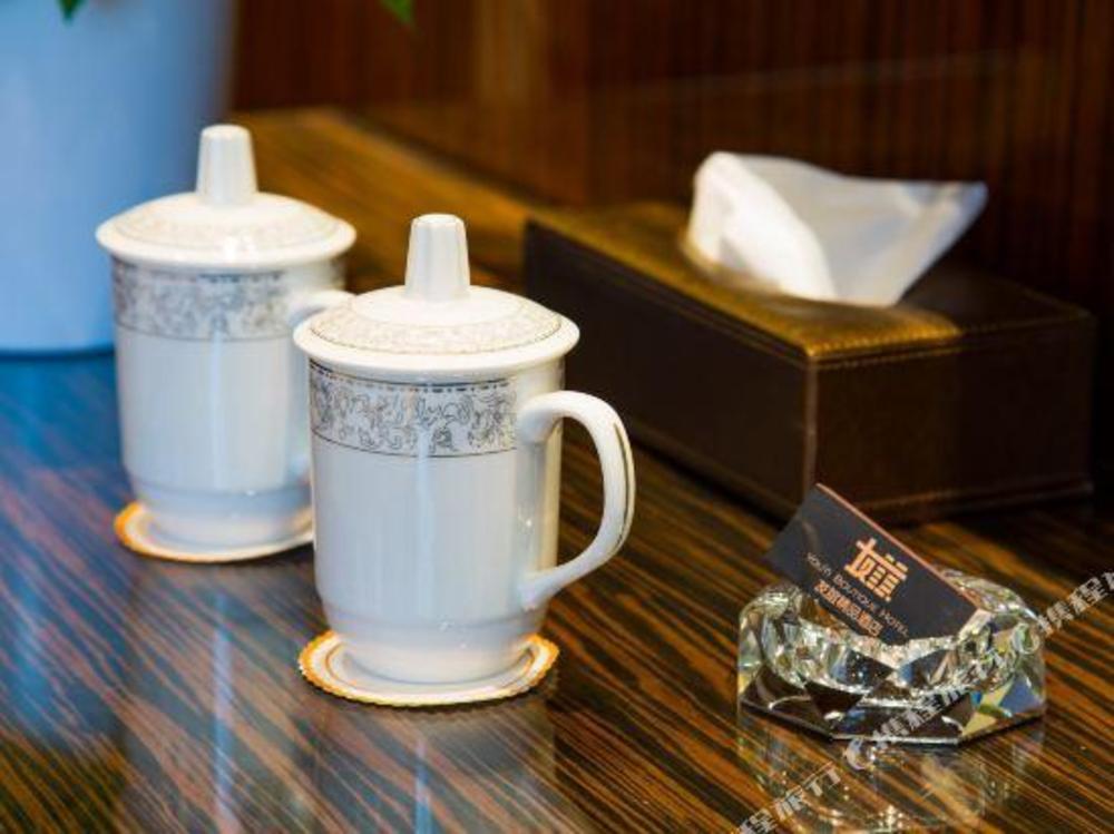 borrman hotel xiangyang east daqing road friendship apartment