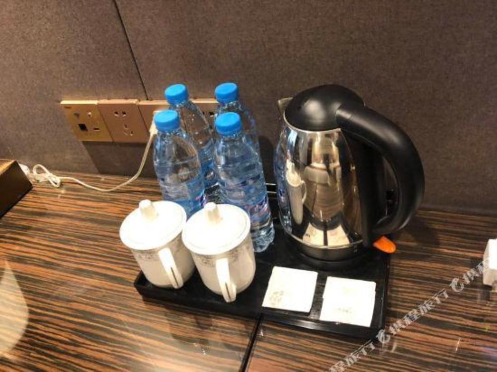 borrman hotel xiangyang east daqing road friendship apartment