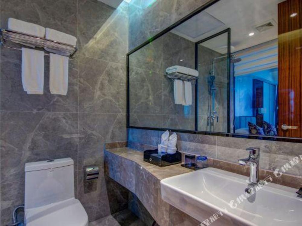 borrman hotel xiangyang east daqing road friendship apartment