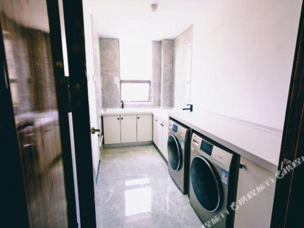 borrman hotel xiangyang east daqing road friendship apartment