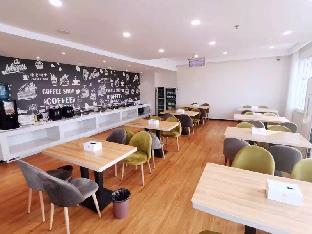 green tree inn luoyang fenghuang mansion mudan square metro station