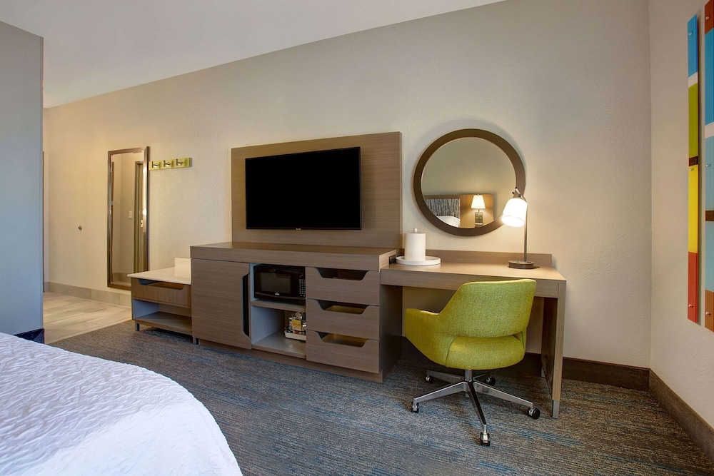 hampton inn and suites borger