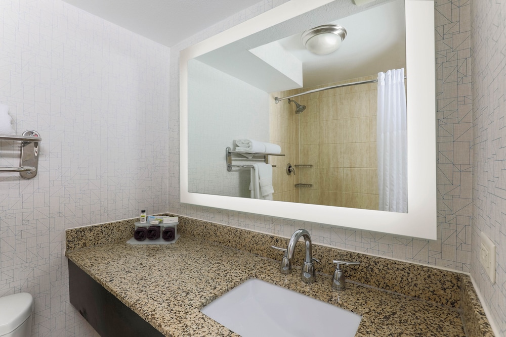 holiday inn express and suites fort worth downtown by ihg