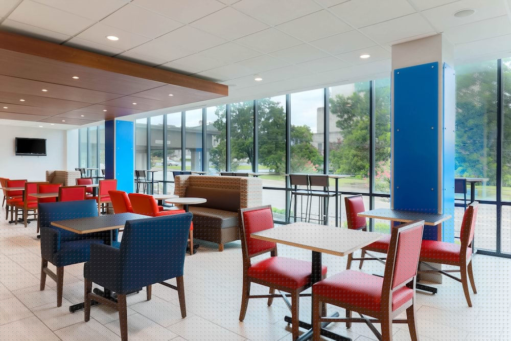 holiday inn express and suites fort worth downtown by ihg