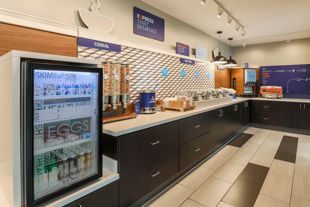 holiday inn express and suites fort worth downtown by ihg
