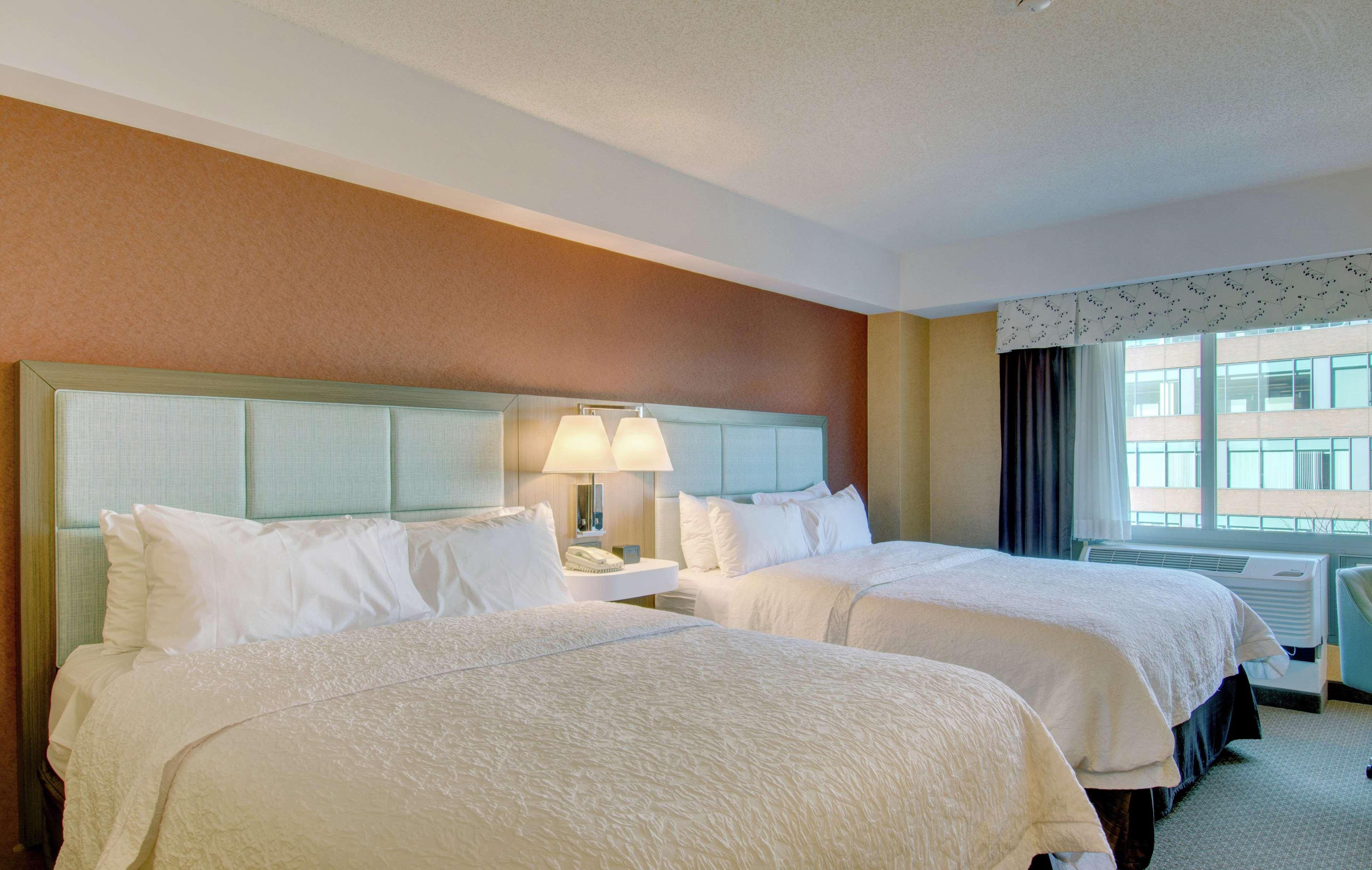 hampton inn and suites boston crosstown center